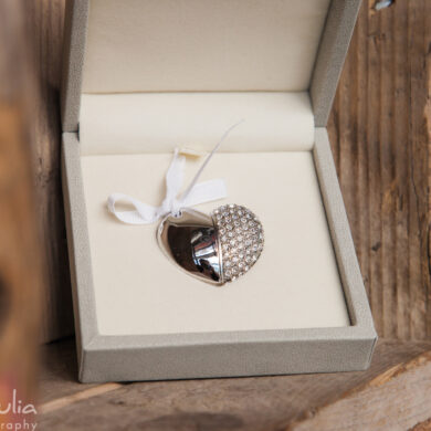 luxury crystal love heart USB drive for wedding photos