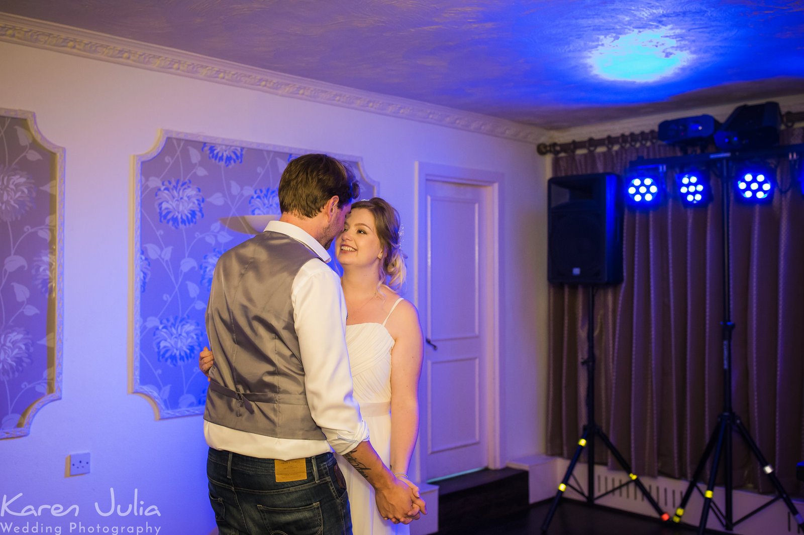 bride and groom first dance