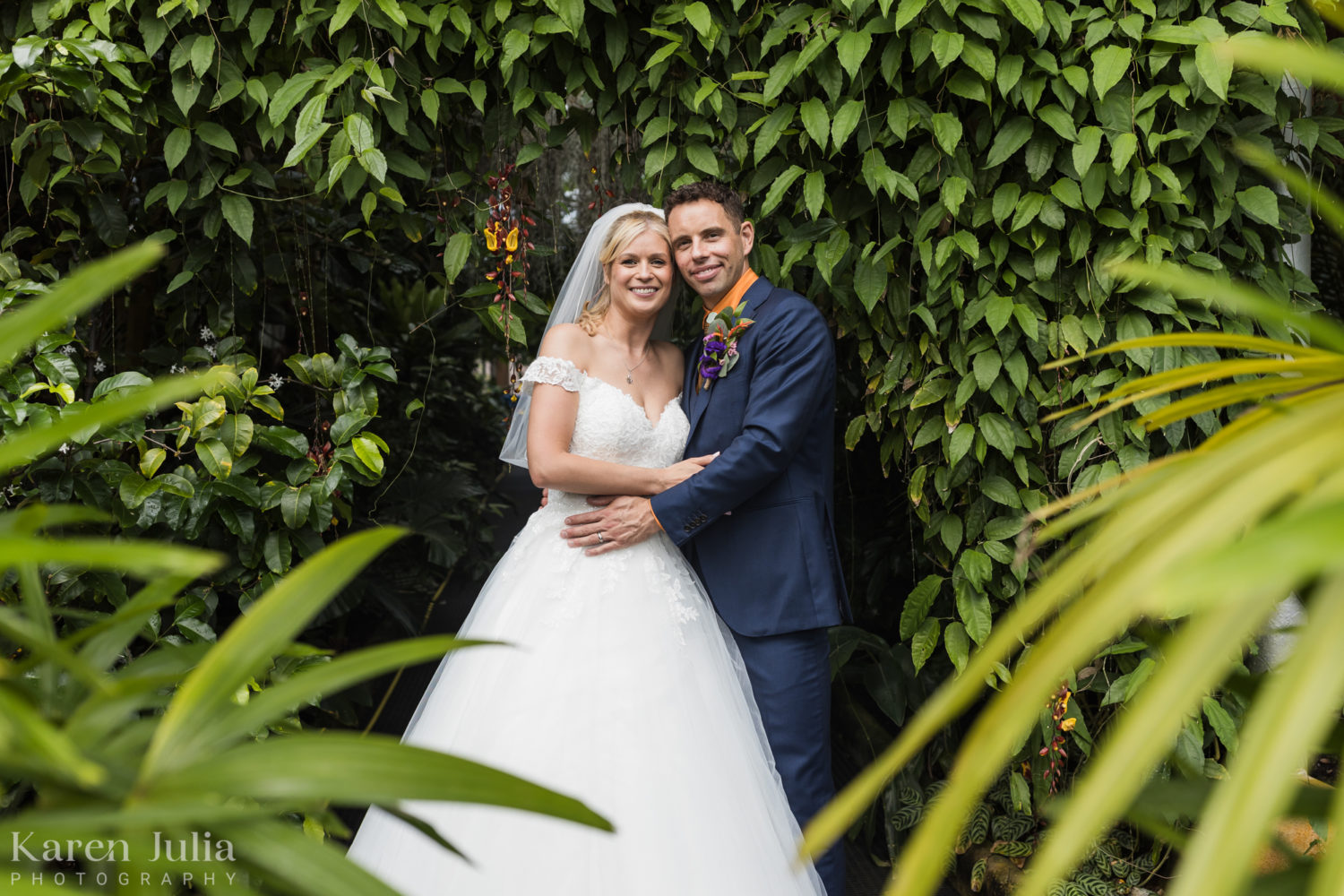 bride and groom in the Botanic Gardens during their wedding at Oran Mor