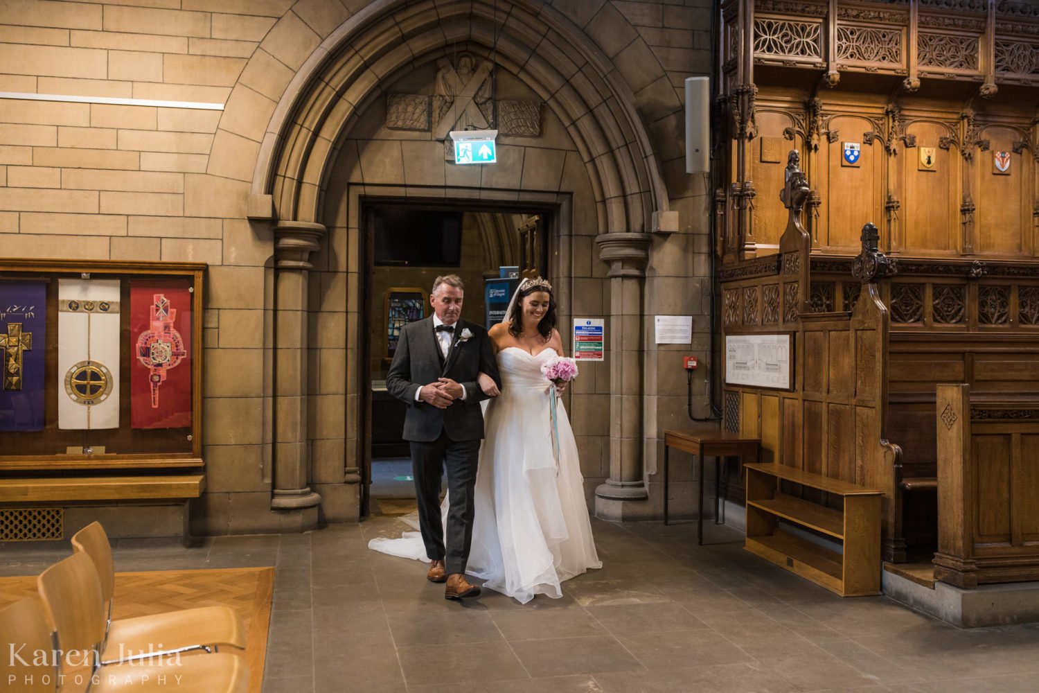 bride enters University of Glasgow Memorial Chapel with her dad